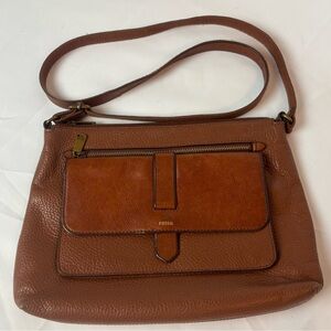 Fossil Brown Leather Kinley Crossbody Bag ZB6750 Zipper Close Front Pocket EUC